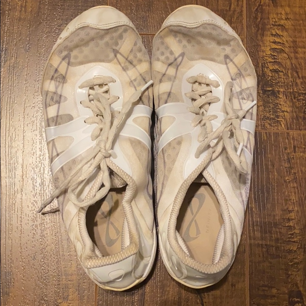 Nfinity cheer shoes